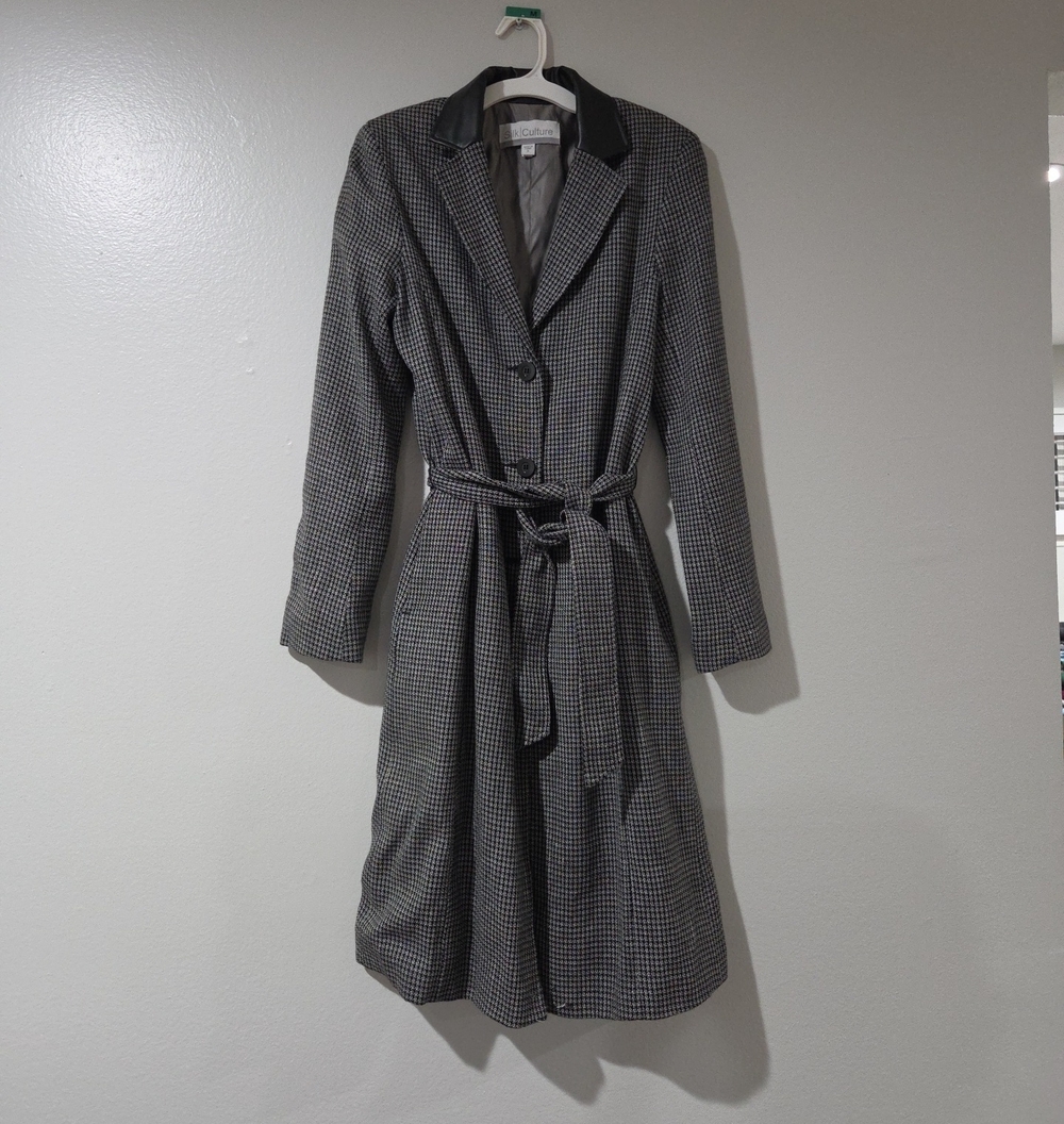 Wool-Blend Houndstooth Trench Coat with Belt - Gray